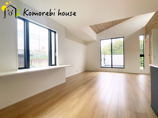 さいたま市北区奈良町079②　新築一戸建て　01の居間・リビング|こちらの居間で趣味の時間をお楽しみください