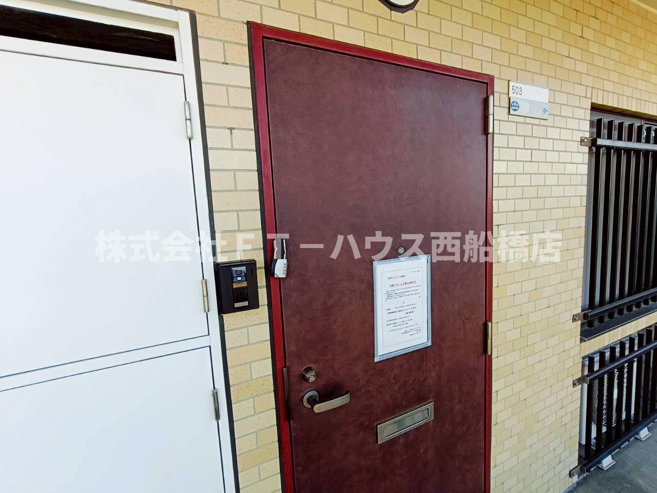 市川東レジデンスの玄関