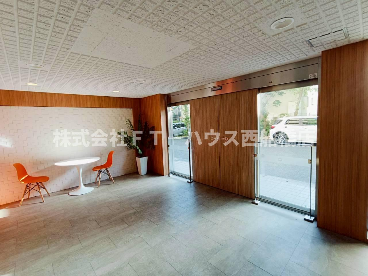 市川東レジデンスのロビー