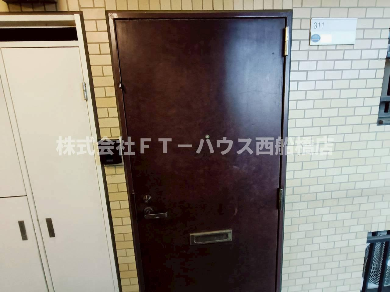 市川東レジデンスの玄関