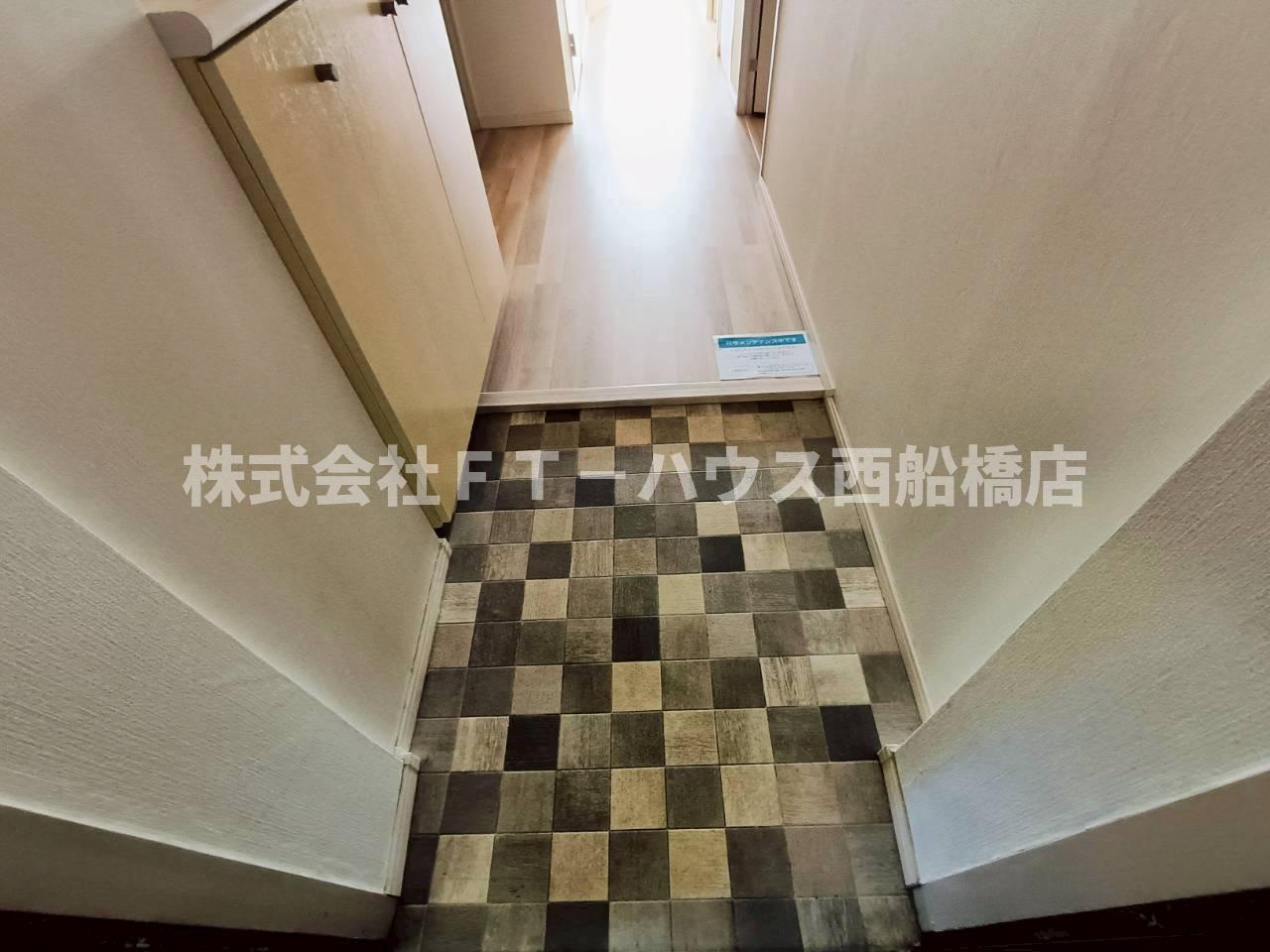 市川東レジデンスの玄関