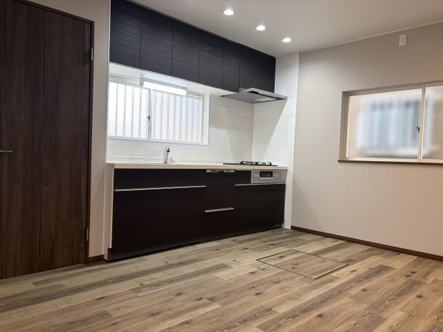 尼崎市東難波町４丁目戸建の居間・リビング|キッチン新調