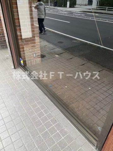 ロイヤルビレッジの駐車場
