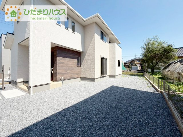 【庭】 | 牛久市牛久町第1期　新築戸建　3号棟 | 日当たりの良い広い庭。友人や親せきが集まってＢＢＱをしたり、ペットと遊んだり。
一戸建てならではの楽しさが広がります(*^-^*)