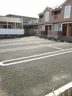 プラシードの駐車場|駐車場