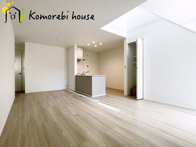 さいたま市北区奈良町079②　新築一戸建て　02の居間・リビング|ゆったり過ごせる居間です
