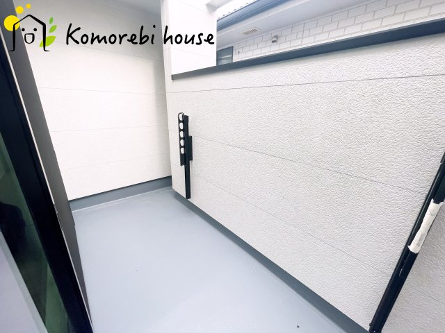 さいたま市北区奈良町079②　新築一戸建て　02のバルコニー|落ち着いた時間を過ごせるバルコニーです
