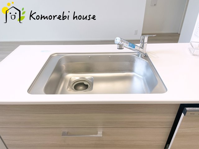 さいたま市北区奈良町079②　新築一戸建て　02のキッチン|お料理しやすいキッチンです