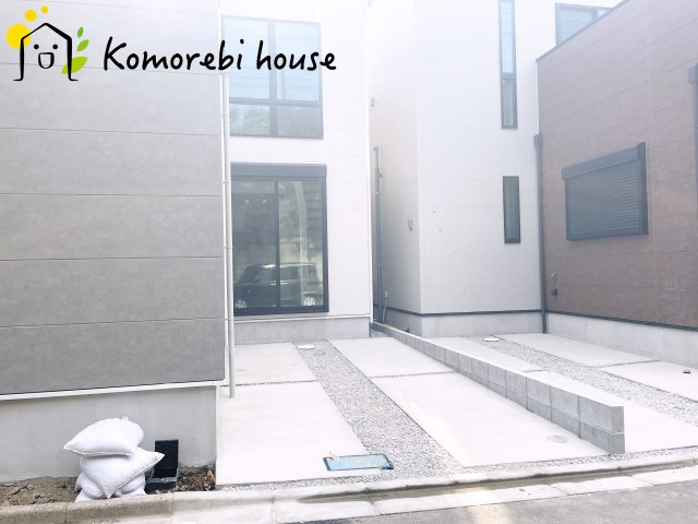 さいたま市北区奈良町079②　新築一戸建て　02の駐車場|車をお持ちの方に嬉しい駐車場付きの物件です