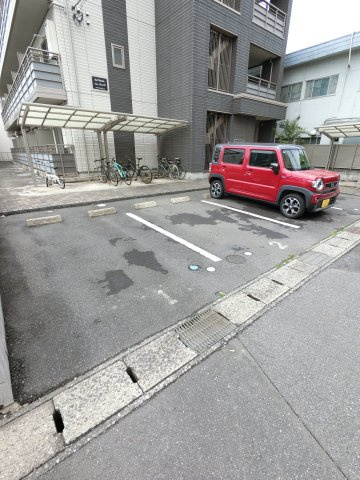 New Rich　Ⅳ　 の駐車場