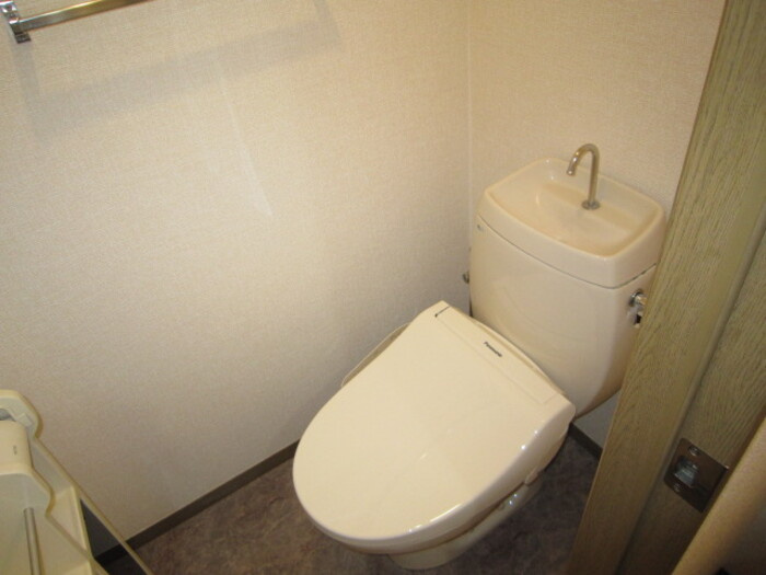 熊本市南区刈草３丁目のアパートのトイレ