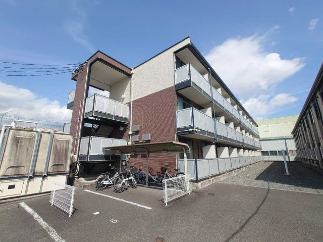 レオパレスバーン　ディーⅠの外観