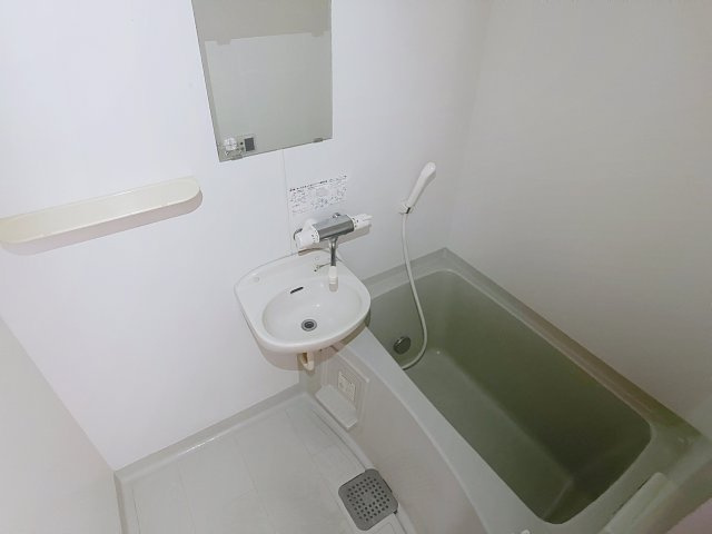 シャルムYOSHIKIの浴室
