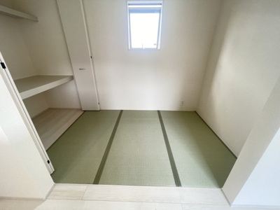 【和室】 | 八重瀬町与座（全6棟）3号棟 | 3号棟　畳コーナー3帖＋収納付き♪