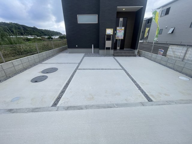 八重瀬町与座（全6棟）3号棟の駐車場|3号棟　並列駐車3台可♪