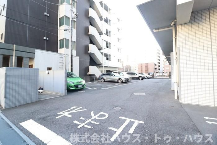 Ⅴesta（ウェスタ）の駐車場