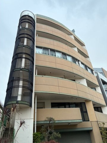 目黒区三田２丁目の店舗一部