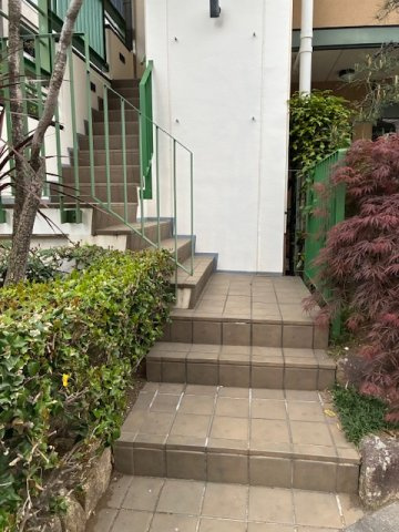 目黒区三田２丁目の店舗一部