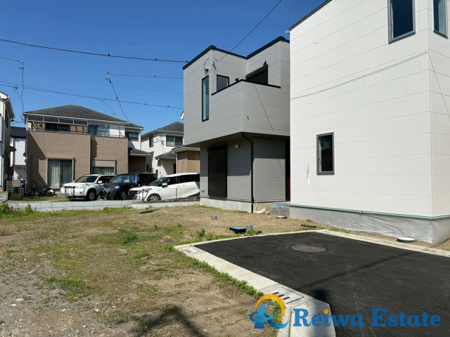 新築戸建　茅ヶ崎市松林1丁目の前面道路含む現地写真