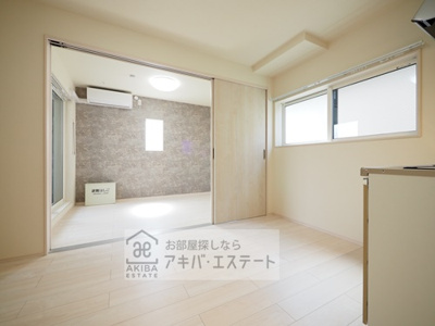 【居間・リビング】 | 西新井栄町一丁目2B | ※同一仕様写真
