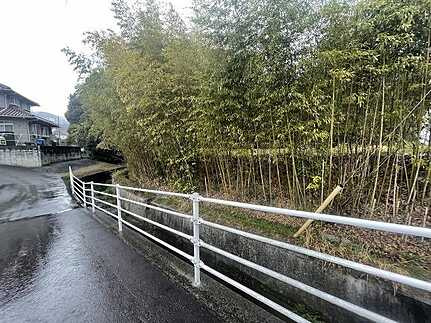 熊野町出来庭3丁目の前面道路含む現地写真
