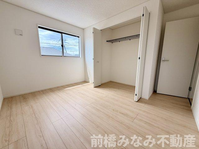 【新築】前橋市青柳町第28　４号棟(全10棟)　クレイドルガーデン　新築建売分譲の洋室|明るい洋室です