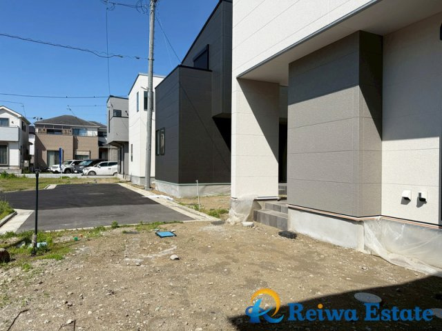 新築戸建　茅ヶ崎市松林1丁目の前面道路含む現地写真