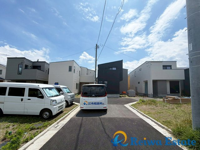 新築戸建　茅ヶ崎市松林1丁目の前面道路含む現地写真