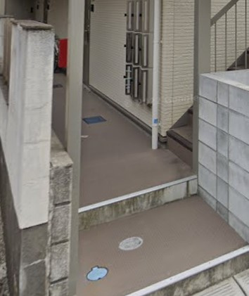 セレーナ行徳の玄関