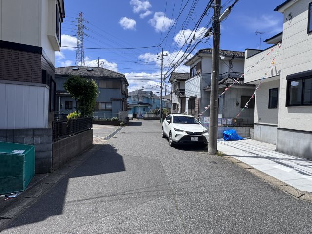 柏市松ケ崎新築戸建（松ケ崎11期）の前面道路含む現地写真|東側前面道路・幅員約6ｍ