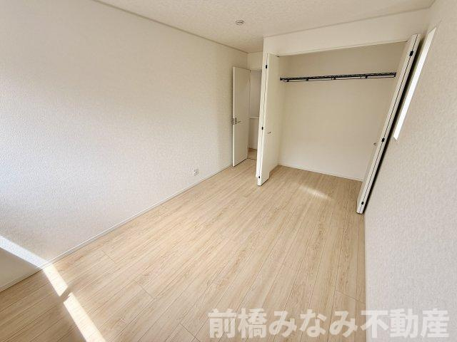 【新築】前橋市青柳町第28　８号棟(全10棟)　クレイドルガーデン　新築建売分譲の洋室|広々とした洋室です