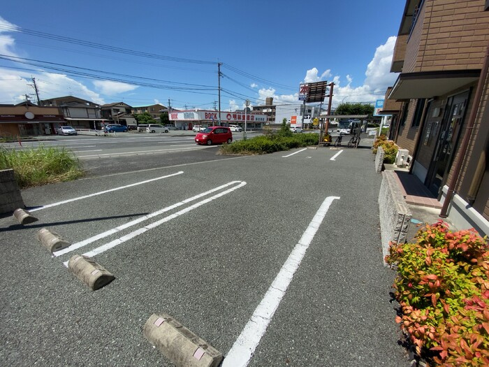 熊本市北区麻生田２丁目のアパートの駐車場