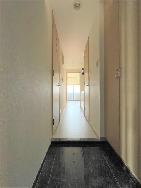 ルーブル西新井の玄関