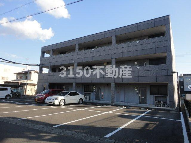 ＧＲＥＥＮ　ＢＯＳＳの駐車場|外観写真（昼）
