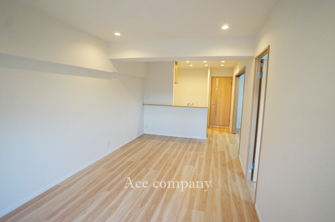 【内観：施工例】 | シャトー三愛 | 【同マンション、同平米、同社・同仕様の施工例】【LDK：約14.5帖】