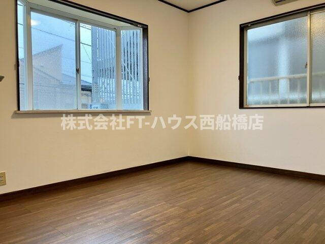 上山町戸建の寝室