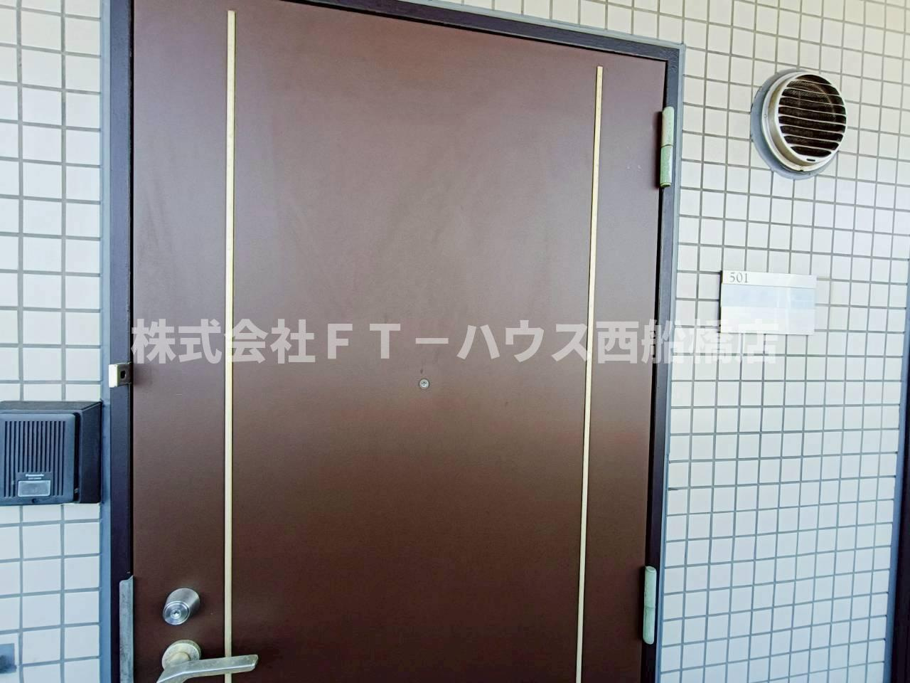西船橋スクエアガーデンの玄関