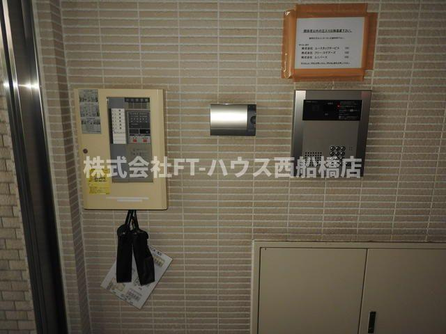 金子ビルのエントランス