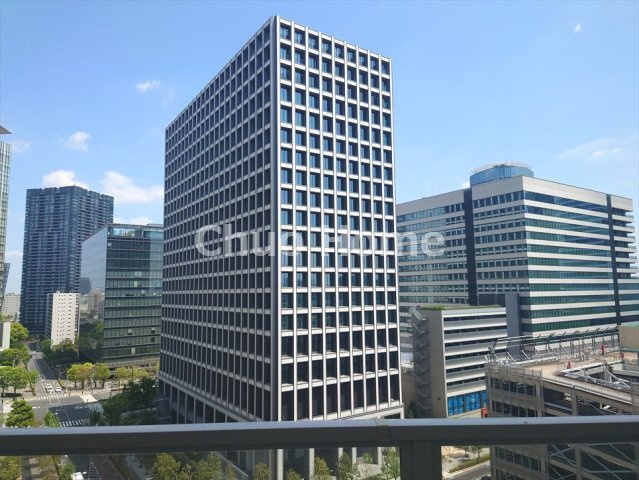 アーバンドックパークシティ豊洲タワーBの展望|手を伸ばせば、ふれることが出来そうな環境が、そのままインテリアになったような印象です。その豊かな眺望にふさわしい空間には、通風・採光にも優れ、心地よい光と風があふれています