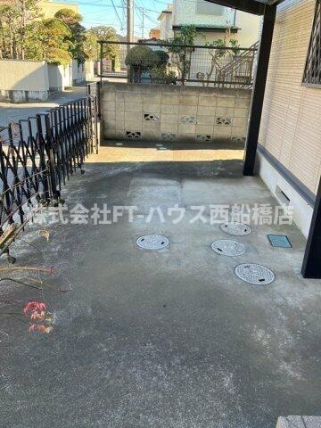 中山戸建の駐車場