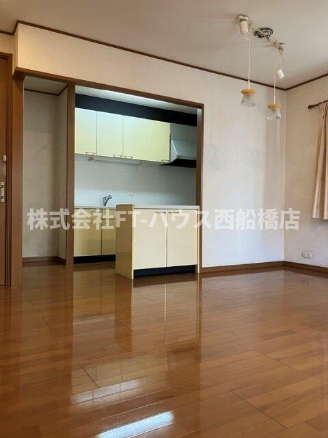 中山戸建の居間・リビング