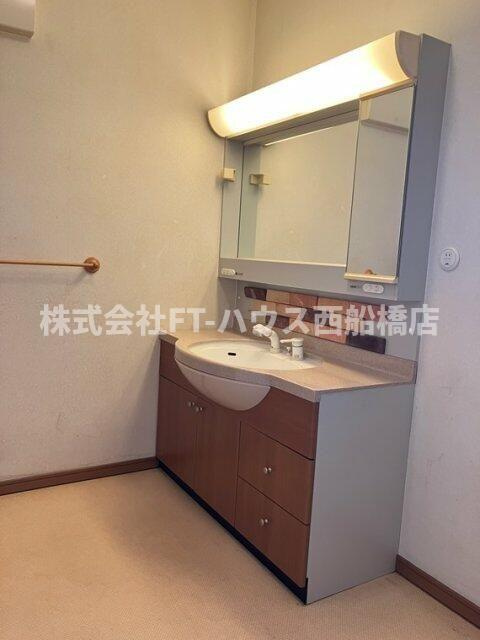 中山戸建の洗面所