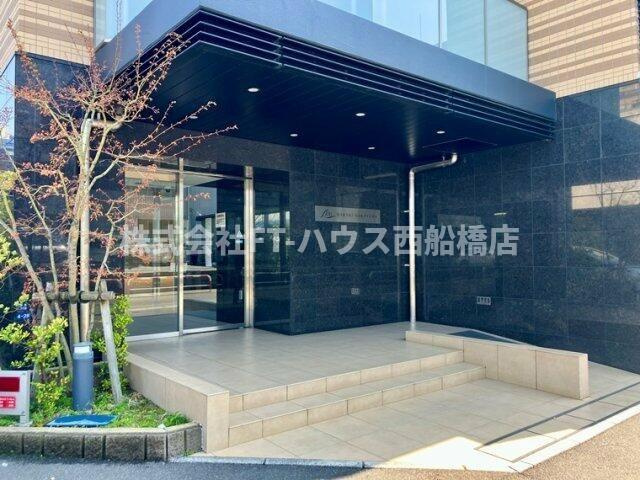 アーデル原木中山のエントランス