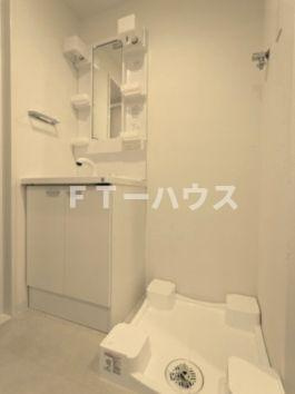 ケイディーエックスレジデンス原木中山の洗面所