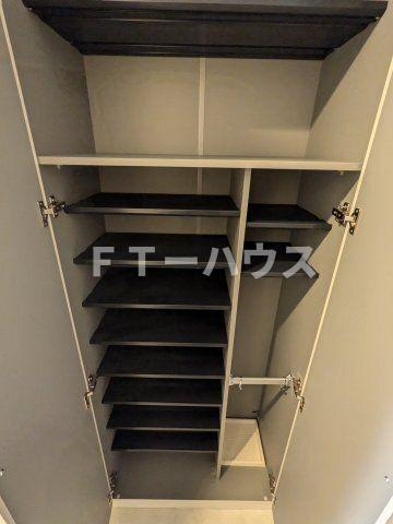 ケイディーエックスレジデンス原木中山の収納