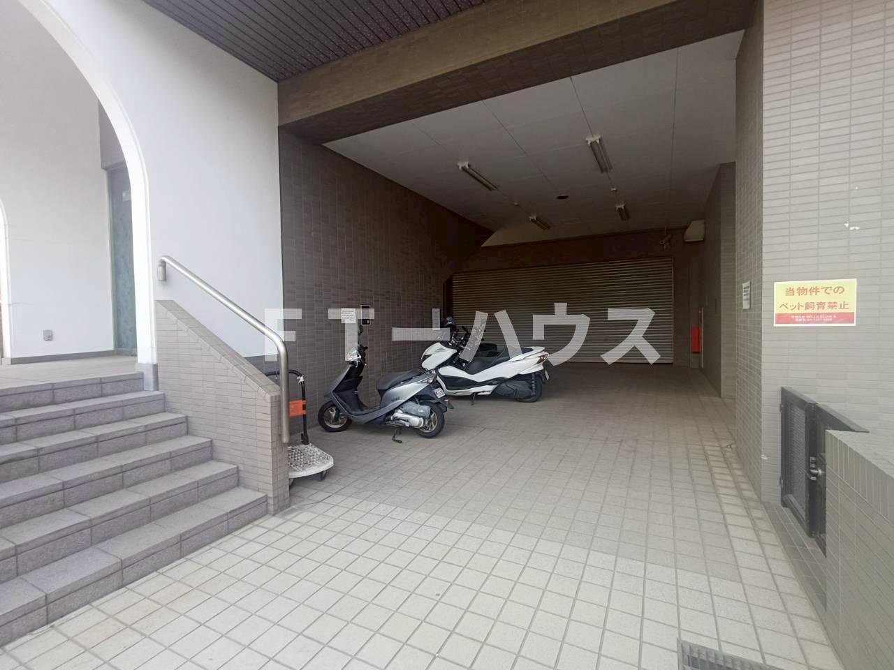 INSURANCE BLDG.Ⅸの駐車場