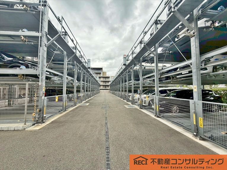 ルネ西宮甲子園の駐車場