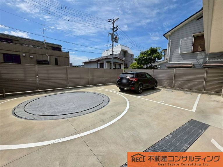 エヌヴィ六甲篠原の駐車場
