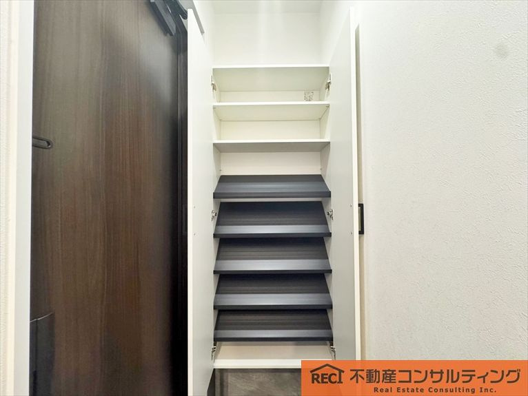 尼崎市武庫の里1丁目　中古戸建の収納
