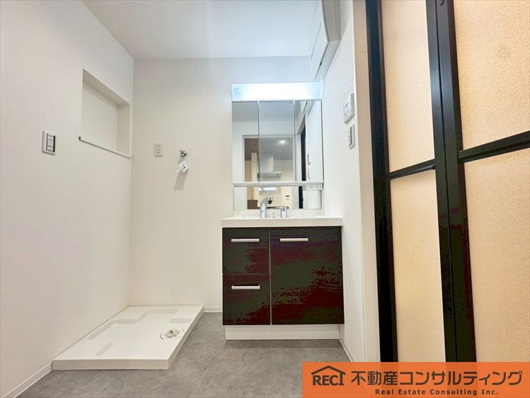 尼崎市武庫の里1丁目　中古戸建の独立洗面台